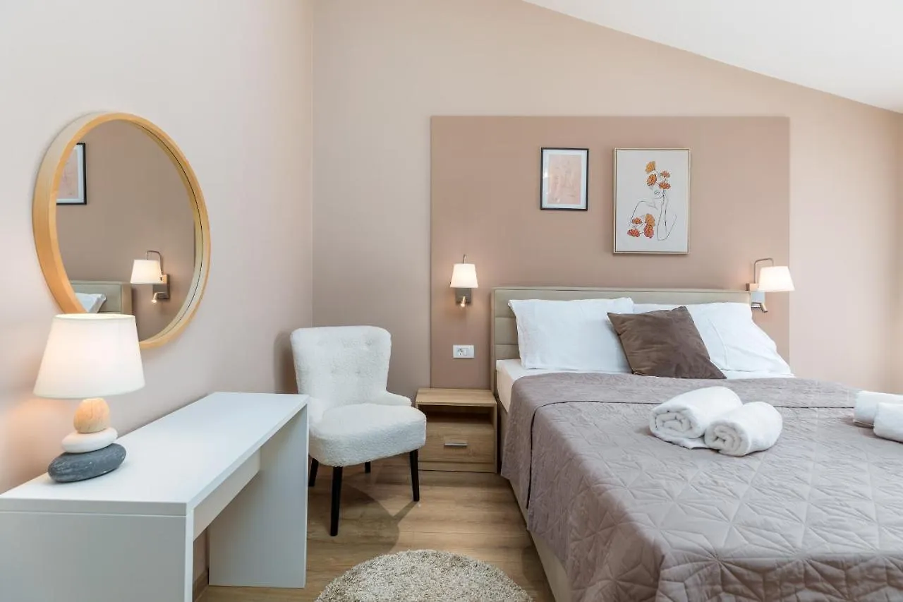 Wine House Apartments & Rooms Marceta 0*, Fazana