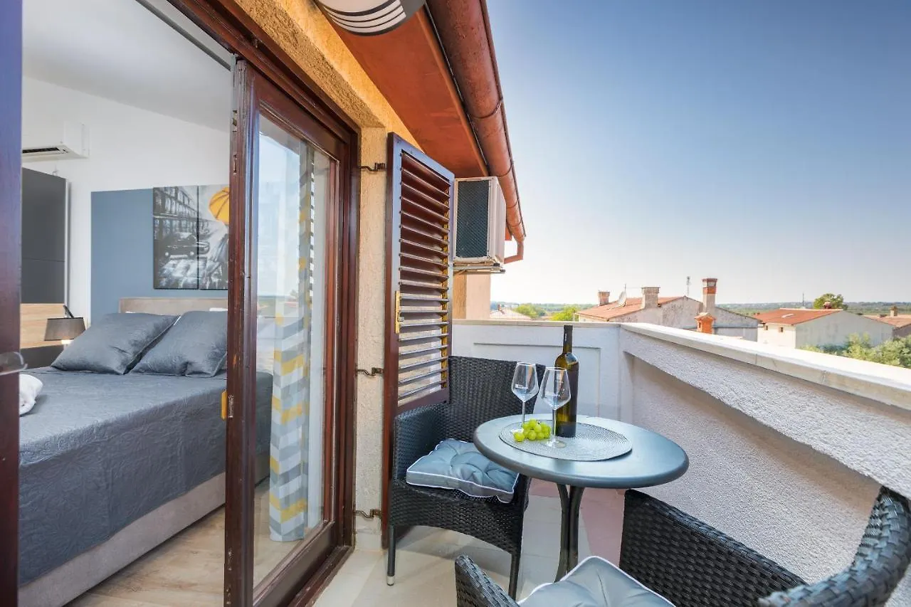 Wine House Apartments & Rooms Marceta 法扎纳 0*,