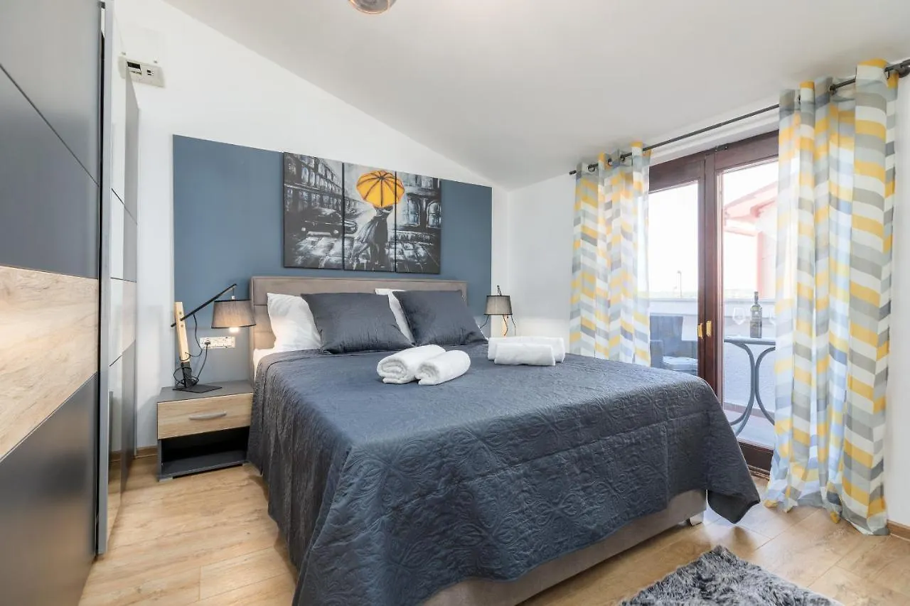 Wine House Apartments & Rooms Marceta 法扎纳
