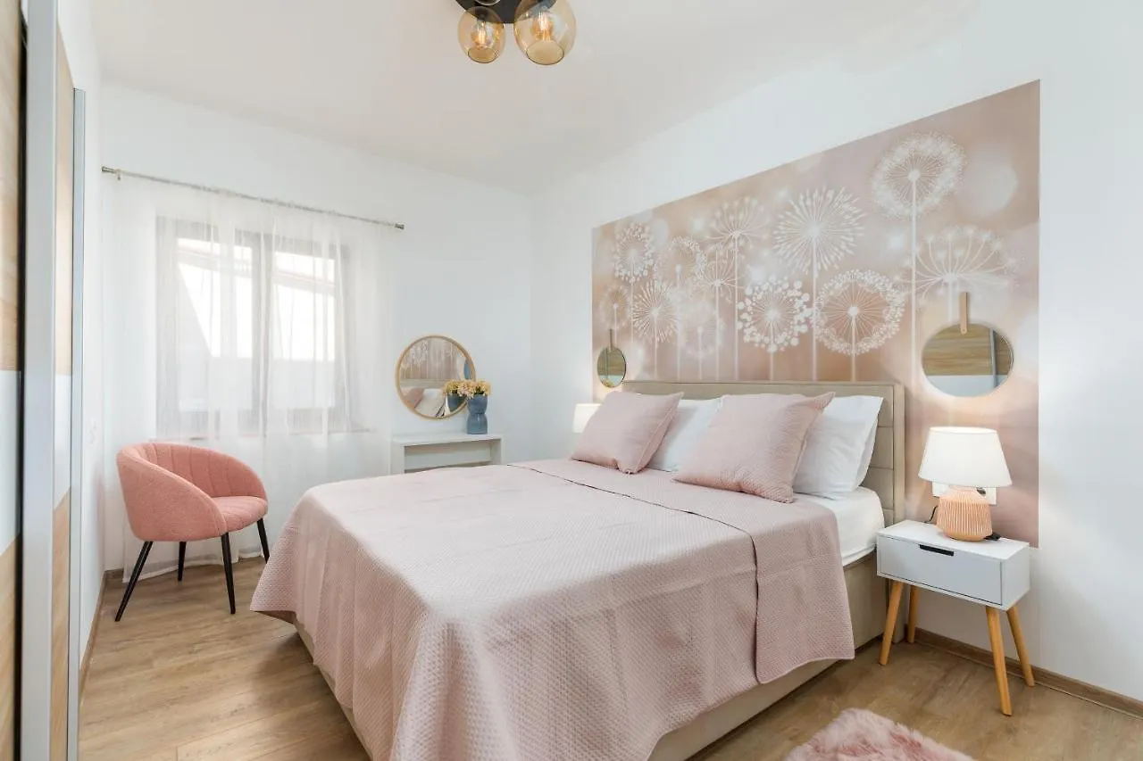 Wine House Apartments & Rooms Marceta 法扎纳 克罗地亚